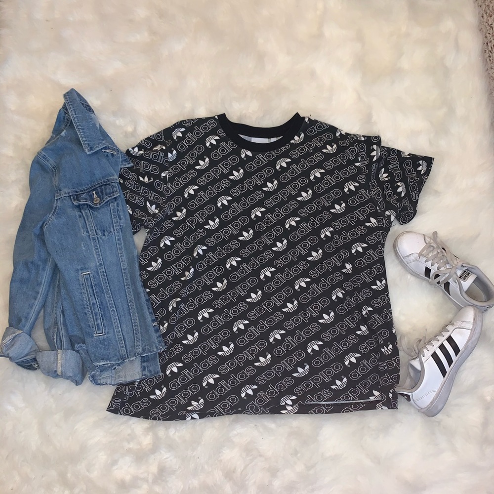 Black and white adidas logo t shirt